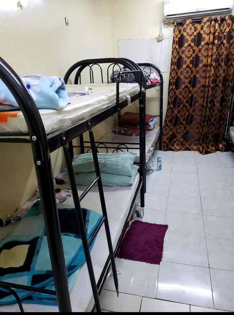 Villa Executives Bedspace available for Boys near Adcb karama metro station 650 Dubai