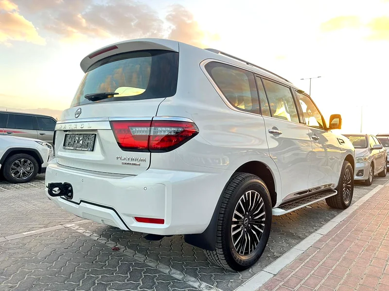 Nissan Patrol Platinum LE V8 2024 model, zero kilometers / dealer warranty63156991222529114