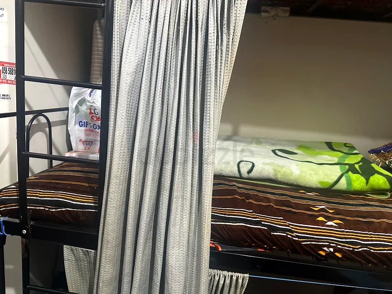 Apartment Bedspace available near Satwa bus station (prefer to