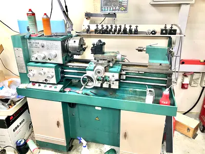 Lathe machine engine gears precision