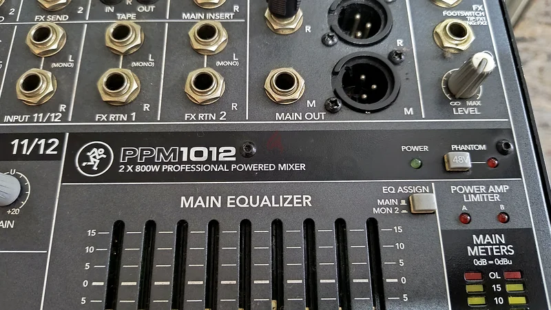 Mackie 12 Channel Mixer63233645648897111