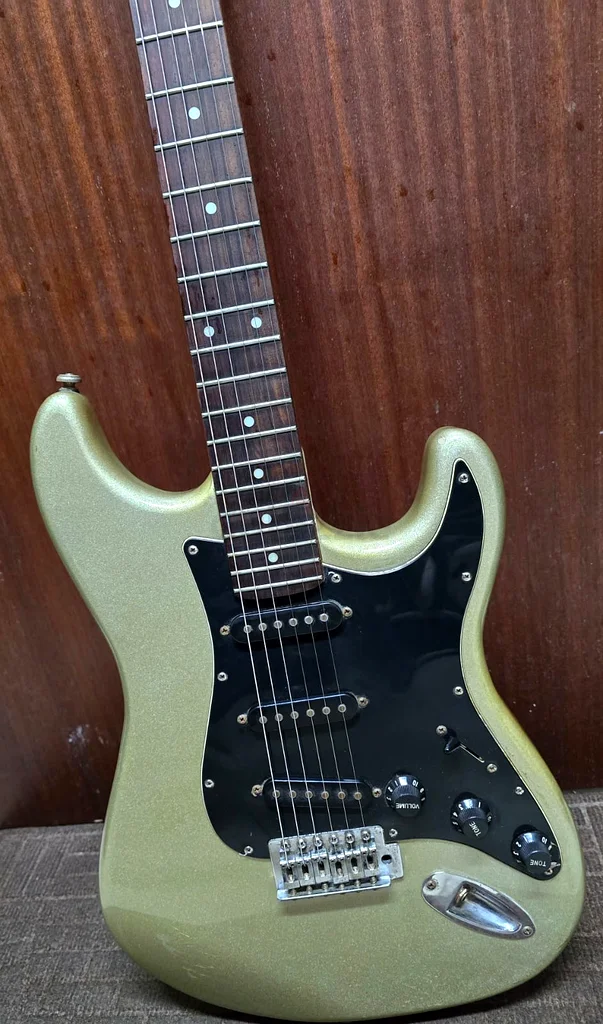 Mavis Stratocaster electric guitar