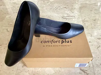 Super large and wide ladies black heel shoes size 12