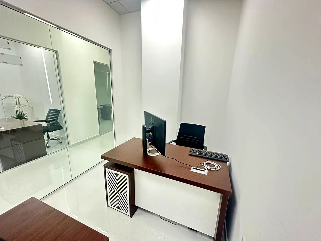 Office Beautiful Office Direct from Landlord Near to Metro Station