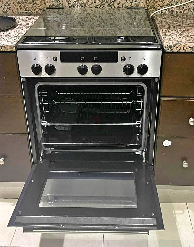 Siemens latest model 4burner gas cooker