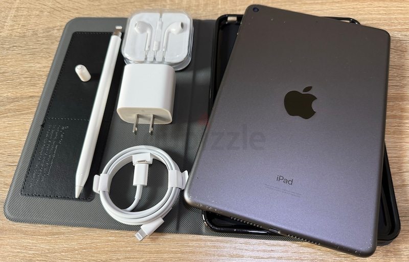 iPad Mini 5,64GB,Wifi,Space Grey with Apple Pencil and Accessories |  dubizzle