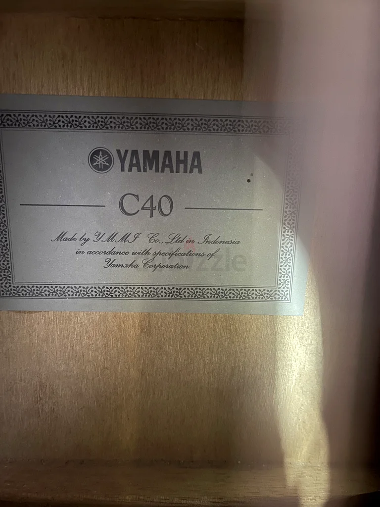 yamaha c40 available perfect condition delivery available in UAE63208864549377113