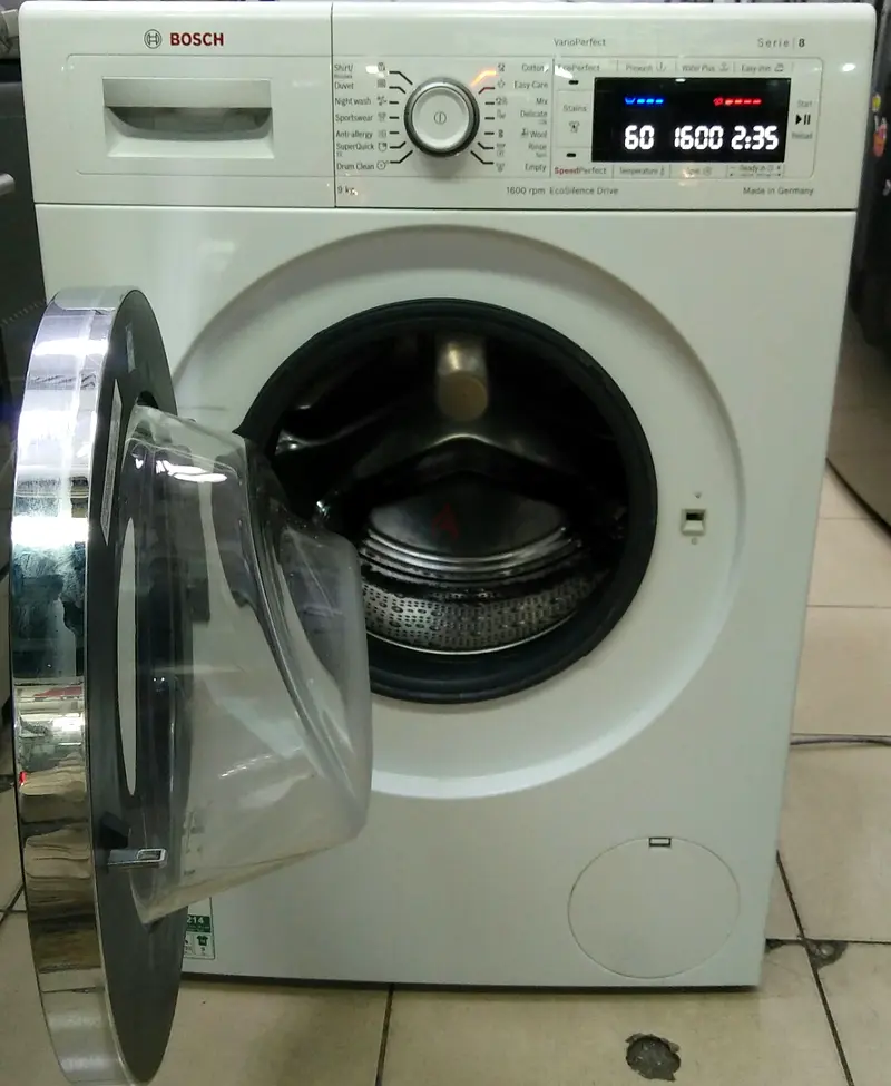 Bosch Series 8 Washing Machine 9kg 1600RPM