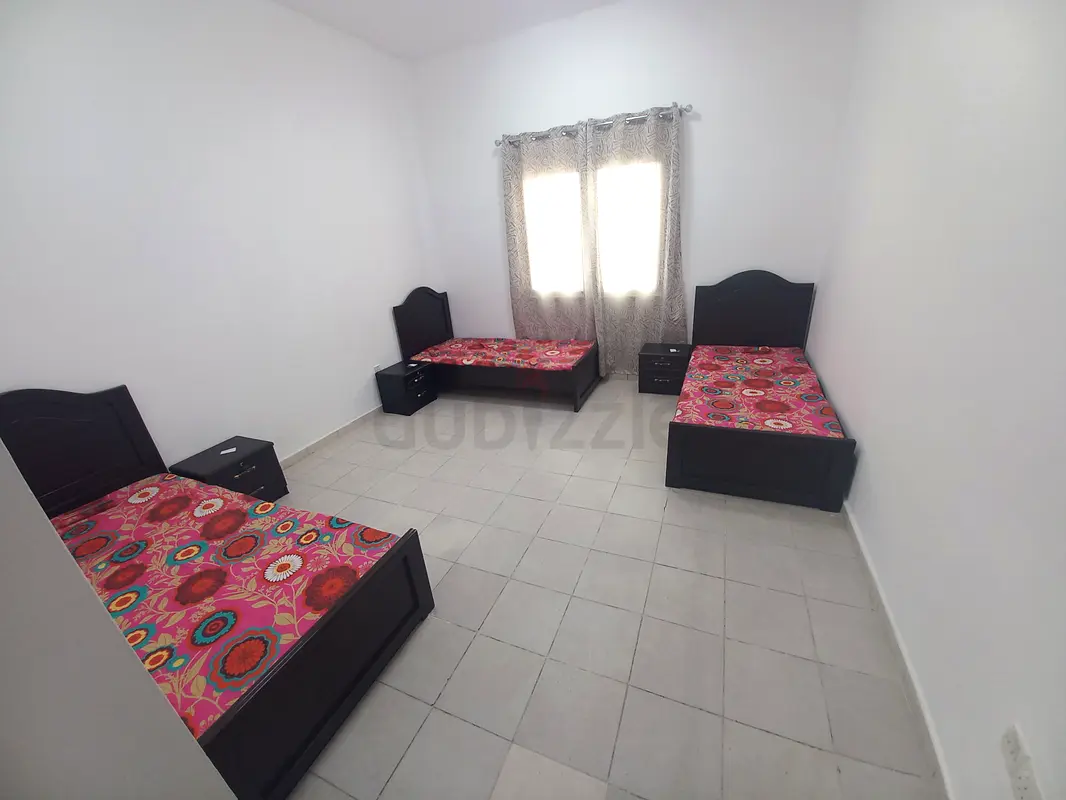 Apartment Executive Bed Space available for Indian Male, Discovery