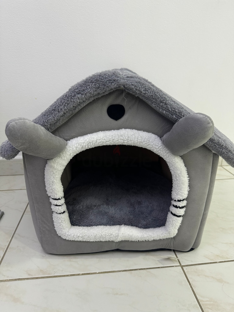 Four season Cat House and bed | dubizzle