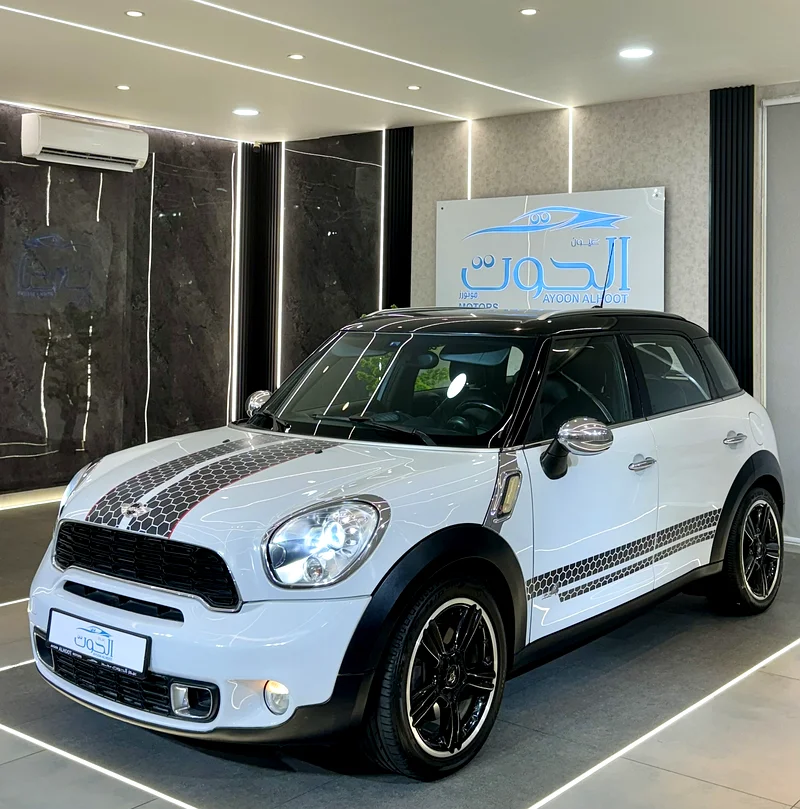 AWESOME MINI COOPER S COUNTRYMAN || GCC || ACCIDENT FREE || LOW MILEZAGE || LIKE NEW63178882392578111