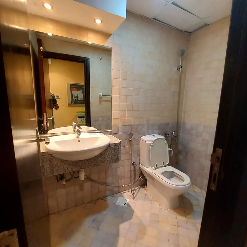 EXECUTIVE PARTITION AED 1,30062932686567298111