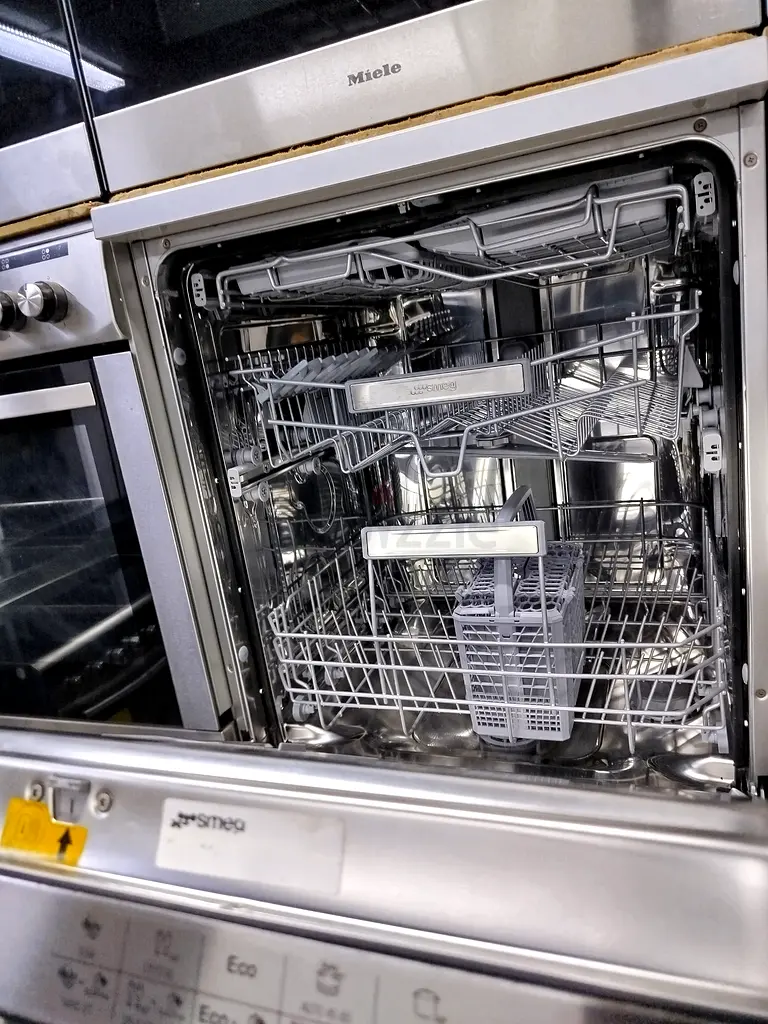 Smeg latest model 3 Rack dishwasher
