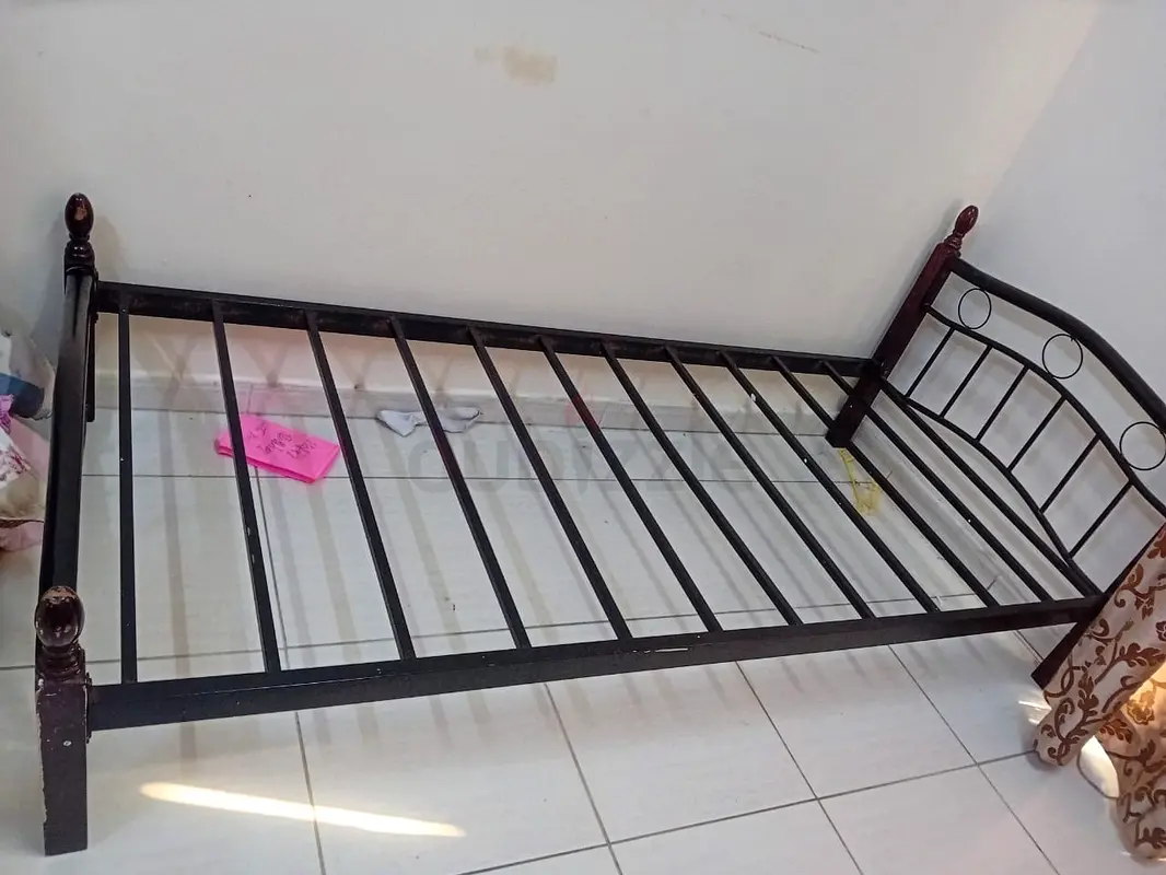 Single bed for sale