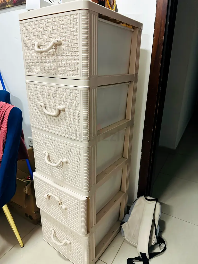 Book shelf or Toy Shelf 5 big drawers