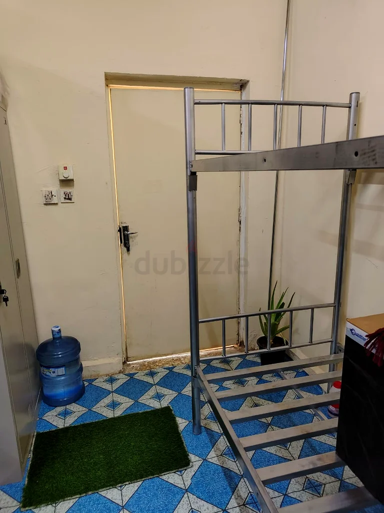 Villa Bed space available Dubai