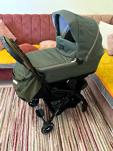 Leclerc  influncer stroller cabin approval with bassinet and adapter