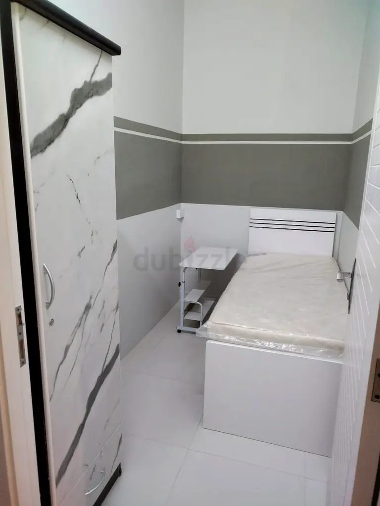 Apartment PARTITION ROOM AVAILABLE FOR INDIAN EXECUTIVE in DIP1