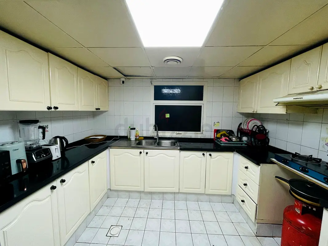 Apartment For rent a appartment in burjuman Dubai