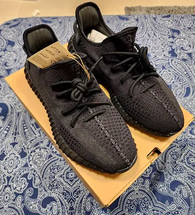 Brand new Adidas Yeezy 350 V2 (Size 46)