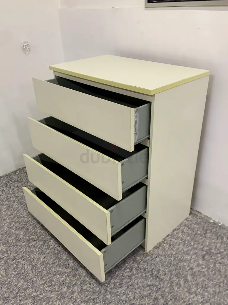 IKEA MALM Chest of 4 drawers