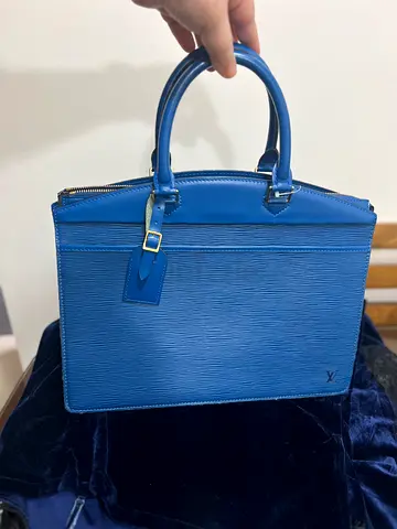 Louis vuitton document bag epi
