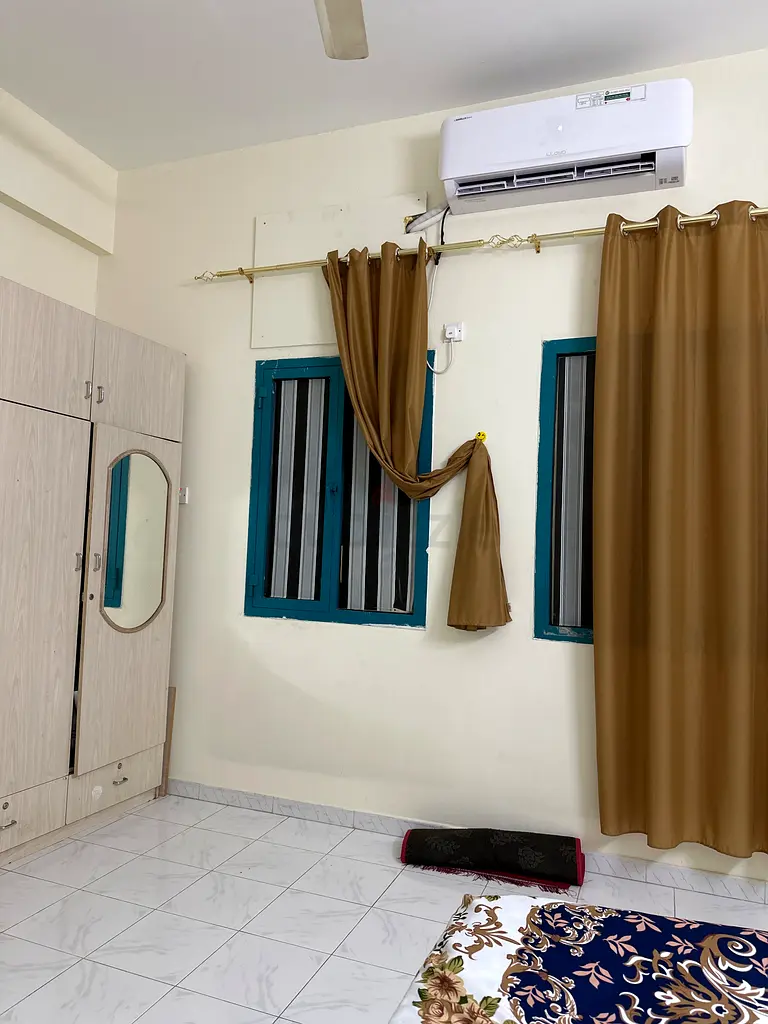 Apartment Family Sharing Room Dubai