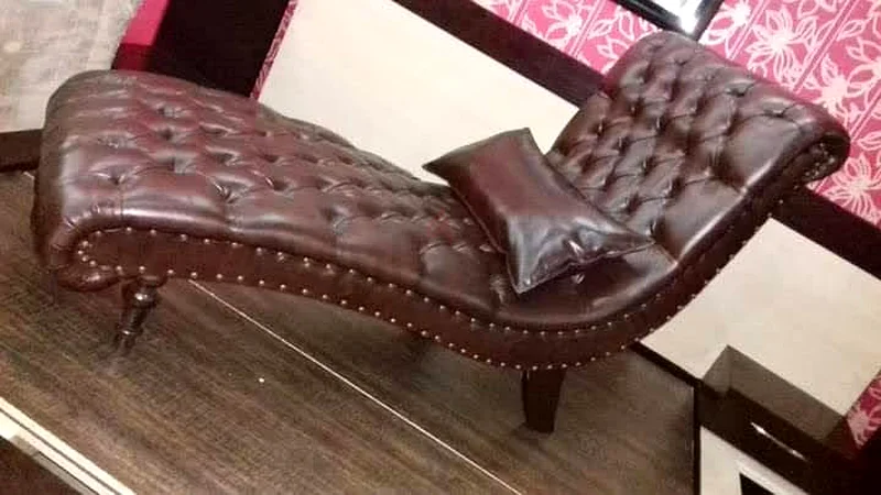 Furniture upholstery repair refinishing cushioning632208373582111121