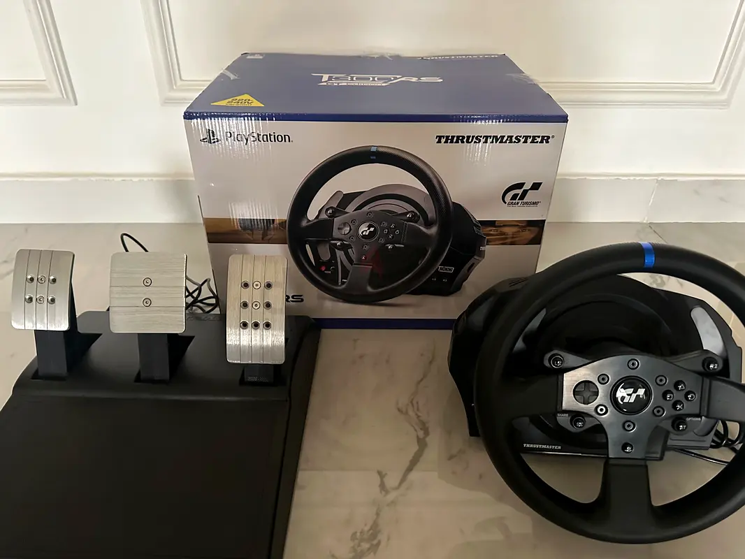 THRUSTMASTER T300RS GT Edition とおく 箱あり