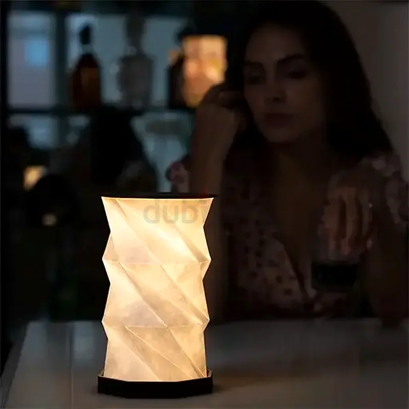 Rotating lamp632208315197471122