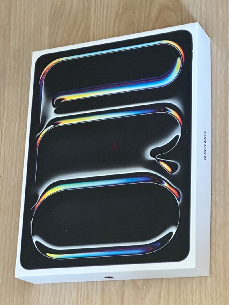 iPad Pro M4 13 inches 256 Gb box pack