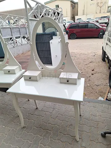 Dressing vanity