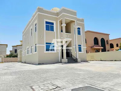 Nursery | Ladies Salon | Spa | Clinic | 13 Rooms Commercial Villa For Rent