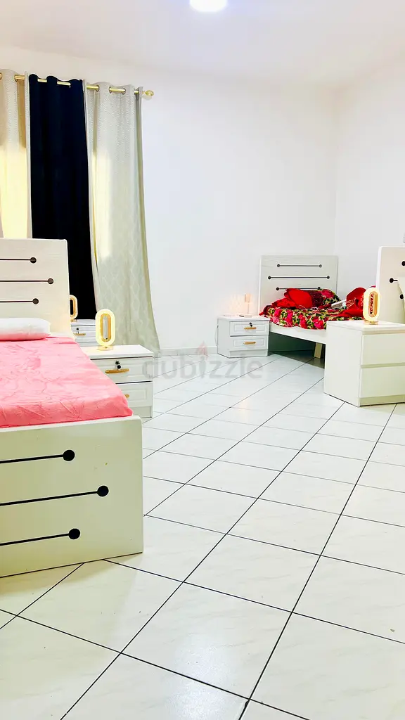 Apartment Ladies BED SPACE Aed 850 available near Alqiyada , Abu hail