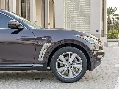 صورة 9 لـ 2017 Infiniti QX70