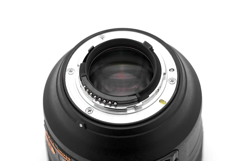 عدسة نيكون AF-S 85 مم F1.4 *واتساب فقط*63172680173571114