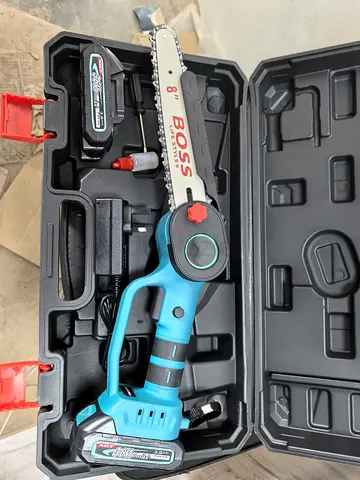 Boss cordless chain saw 8 inches