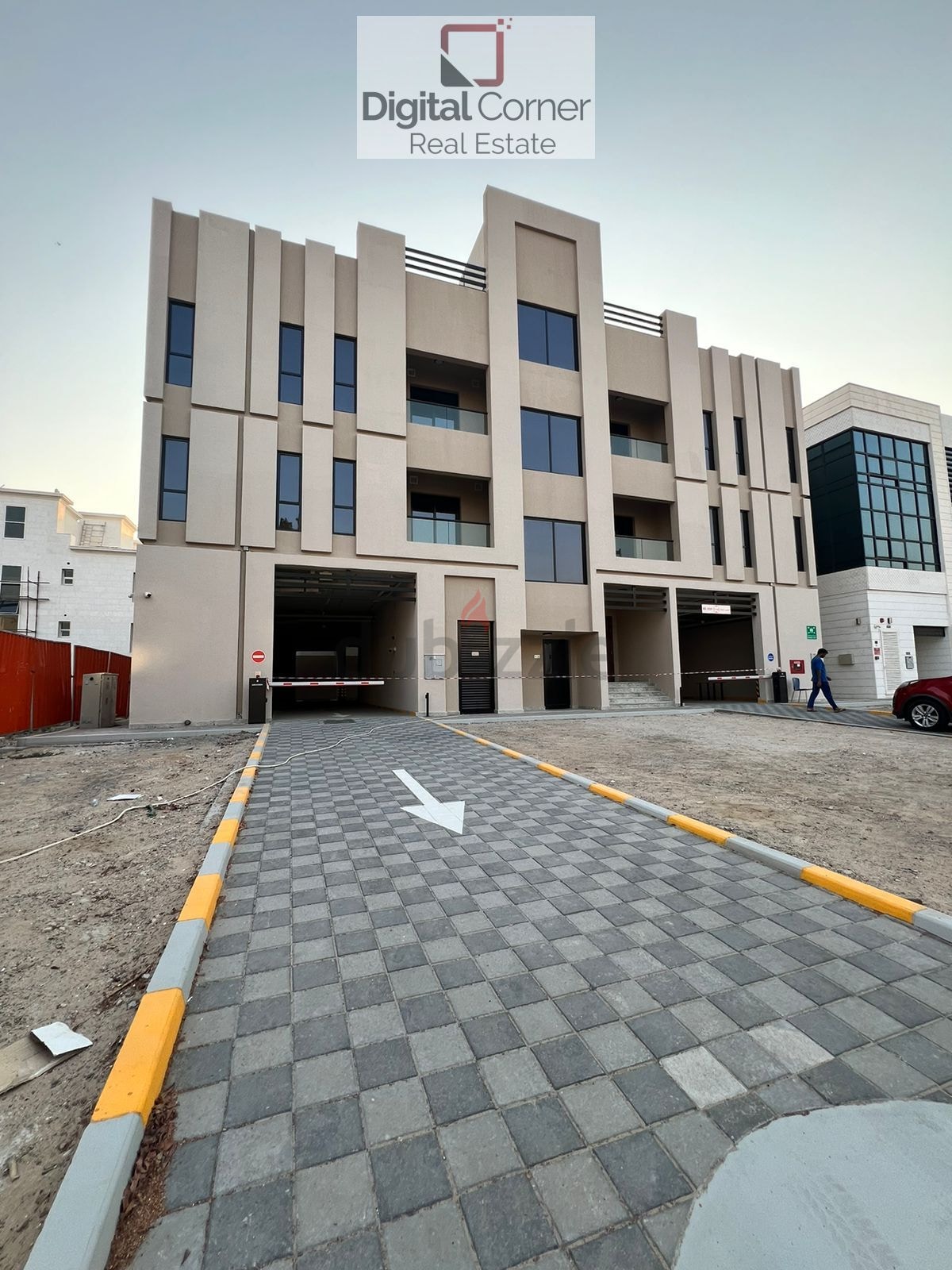 Commercial Plot: 4 Bedroom Apartment With Big Balcony || 2 Car Park ...