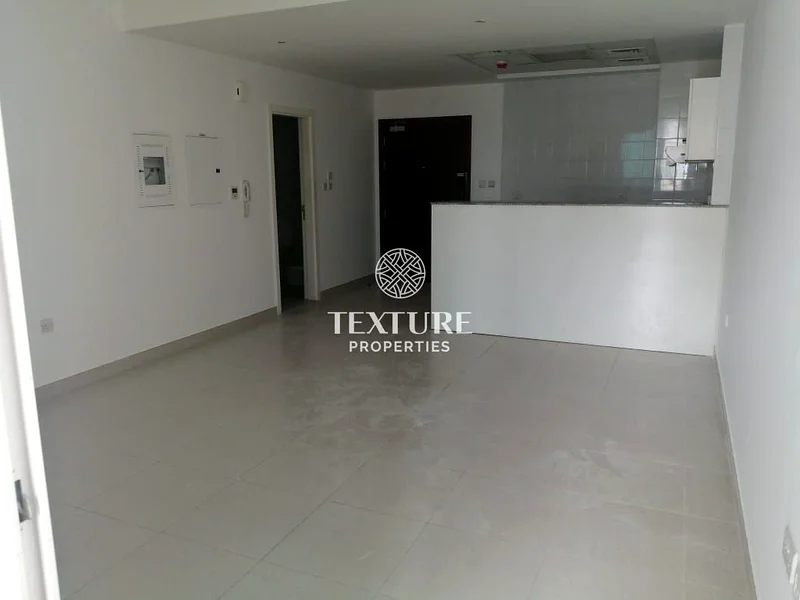 Apartment Well Maintained & Good Layout with Balcony Studio for RENT