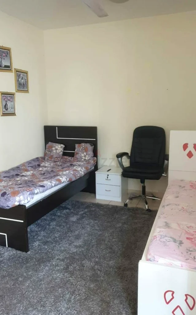 Apartment Bedspace avail for muslim bachelor in karama near adcb metro