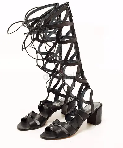 Stuart Weitzman Black Leather Gladiator Sandals size 40