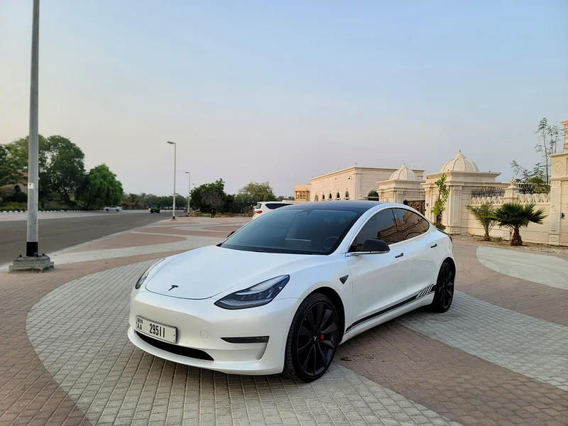 TESLA MODEL 3 PERFORMANCE UNDER WARRANTY CARBON FIBER PERFECT CONDITION GCC63175258548867113