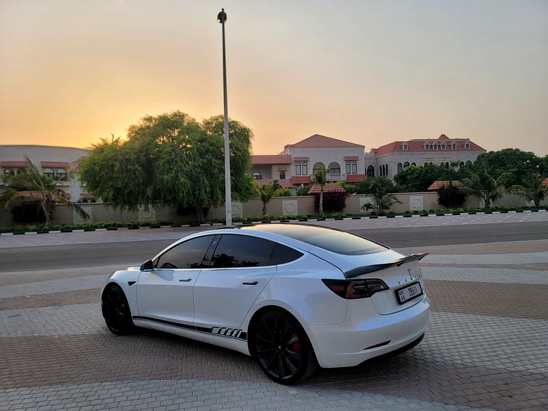 TESLA MODEL 3 PERFORMANCE UNDER WARRANTY CARBON FIBER PERFECT CONDITION GCC63175258548867111