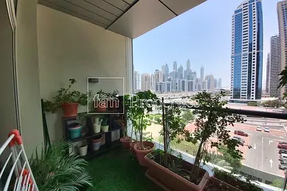 Szr View | Near Metro | Spacious | Upgraded