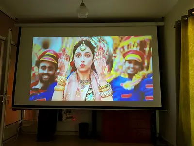 Vankyo V630w upgraded projector, 1080p display for 300inch projection