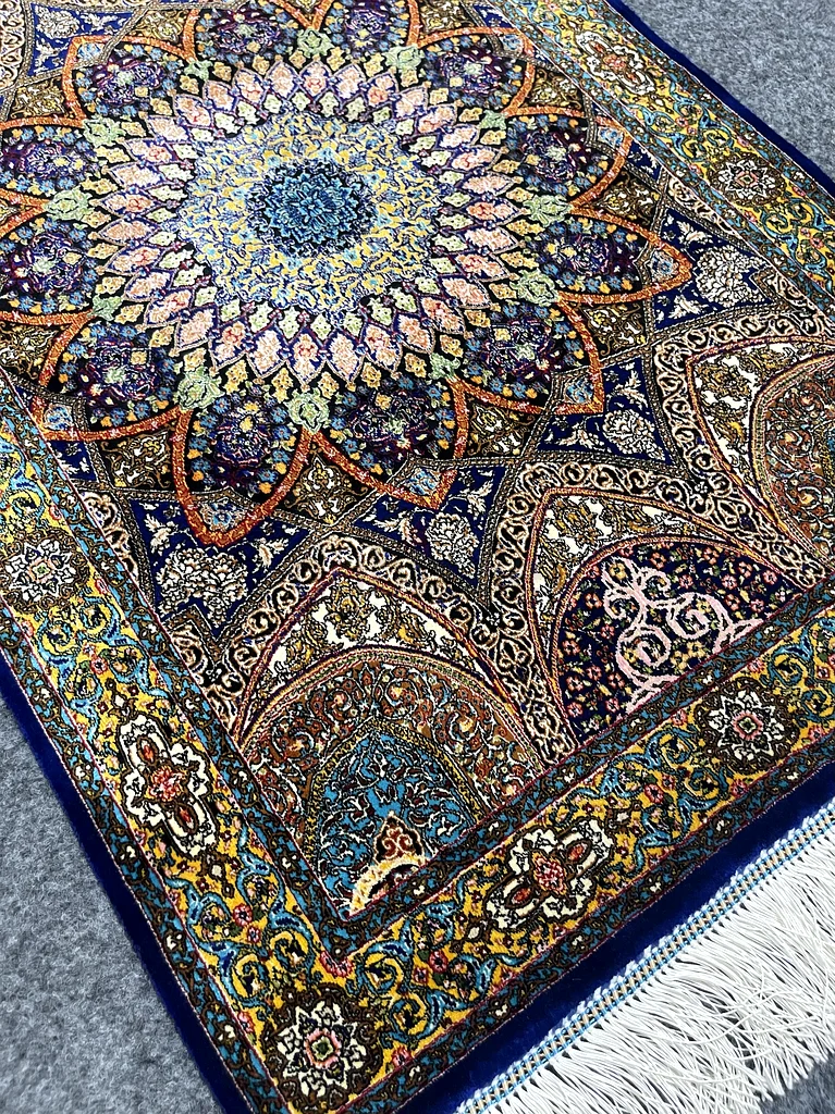 59 × 90 سم | سجادة فارسية حرير تبرزي جميلة جديدة باللون الأزرق الداكن63183722894082114