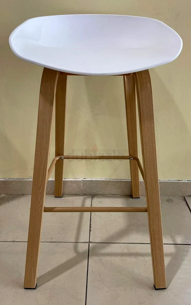 طاولة البار632203231668501121