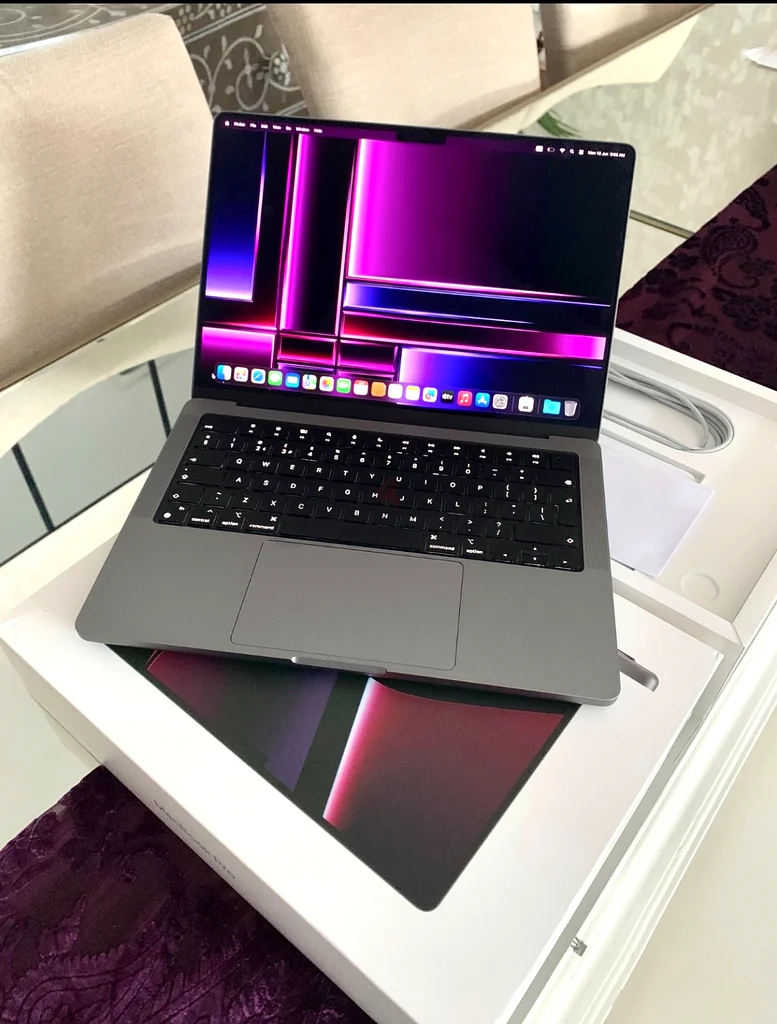 MacBook M1 Pro スペースグレー 14インチ16GB/512GB