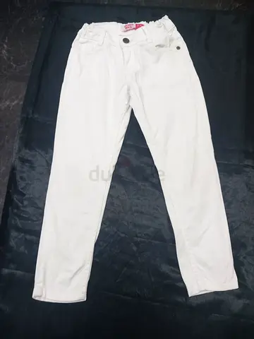 White jeans for children, size 5 to 6 years