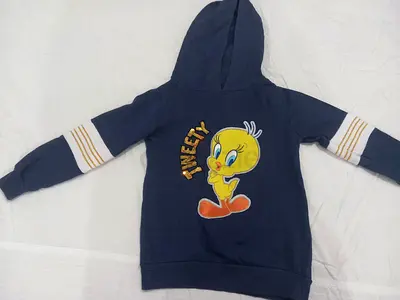 Winter sweater for girls, size 5 to 6 years